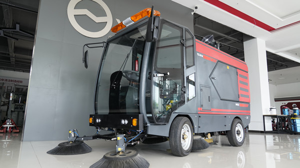 駕駛式掃地車(chē)